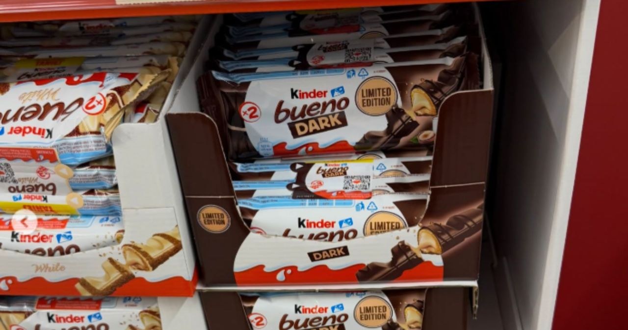 Nowy smak kinder bueno - limitowana ciemna edycja w sklepach Aldi /@foodnewspolska /INTERIA.PL