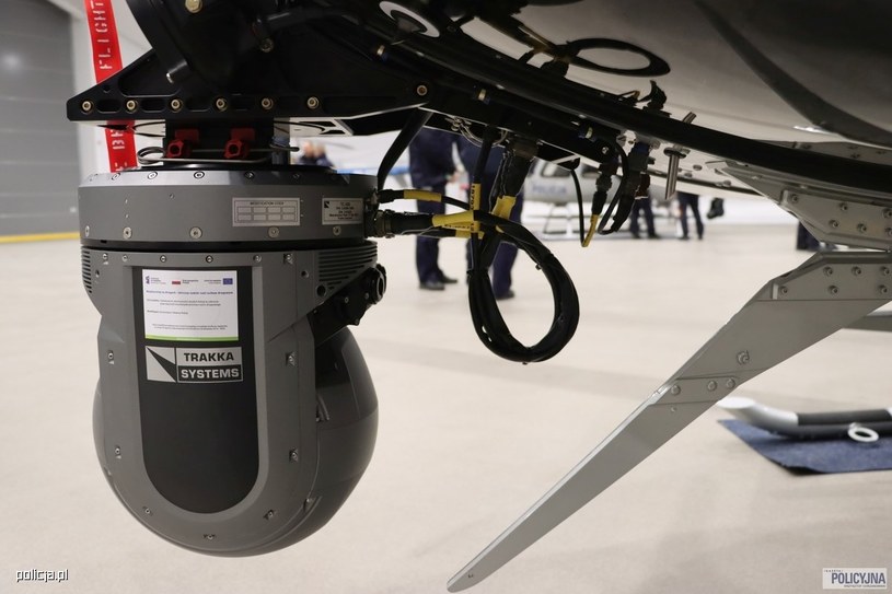 Nowy śmigłowiec policji będzie wyposażony w system obserwacji lotniczej SOL oraz kamery termowizyjne i specjalną głowicę optometryczną (na zdj) /Policja Małopolska /Policja