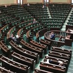 Nowy sondaż: PiS z dużą przewagą, w Sejmie 5 ugrupowań