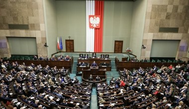 Nowy sondaż polityczny. PiS rośnie i ma jeden sposób, by odzyskać władzę