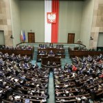Nowy sondaż poparcia. KO wygrywa, ale prawica ma większość