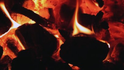 Nowy sposób na walkę ze spalaniem śmieci w piecu. Będą wysyłać popiół do laboratorium