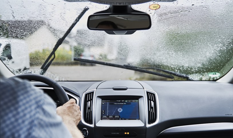 Nowy system ma pomoc podczas jazdy w deszczu /Informacja prasowa