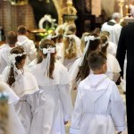 Nowy trend na komuniach. Rodzice pytają o "instagramowe przyjęcia"