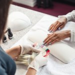 Nowy trend w manicure już podbija salony. Idealny na wiosnę 