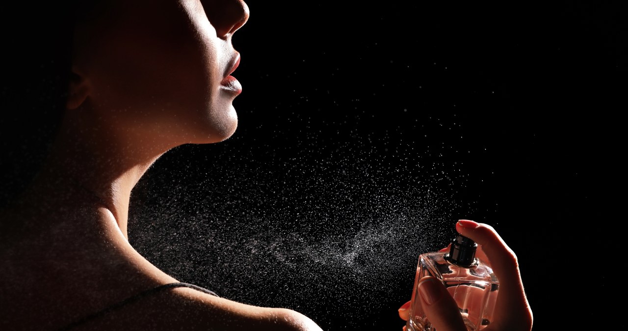 Nowy trend w świecie zapachów! Kobiety oszalały na punkcie arabskich perfum /adobestock /INTERIA.PL