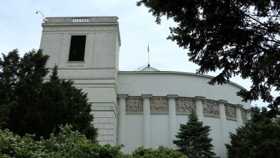 Nowy tydzień w polityce: Budżet, szczepionki i nowy Rzecznik Praw Dziecka