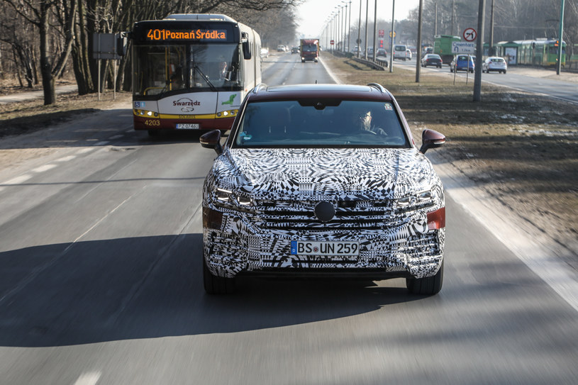 Nowy VW Touareg na polskich drogach /Informacja prasowa