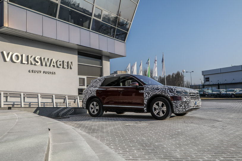 Nowy VW Touareg na polskich drogach /Informacja prasowa