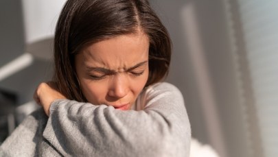 Nowy wariant koronawirusa atakuje. Sprawdź, jakie objawy daje Nimbus