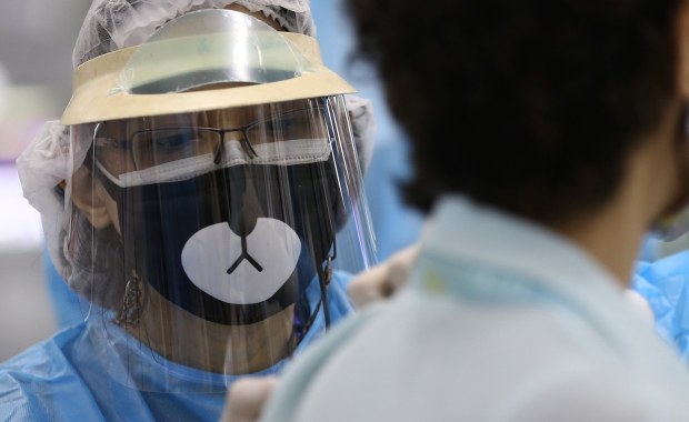 Nowy wariant koronawirusa w Bordeaux. Masowe testy i szczepienia