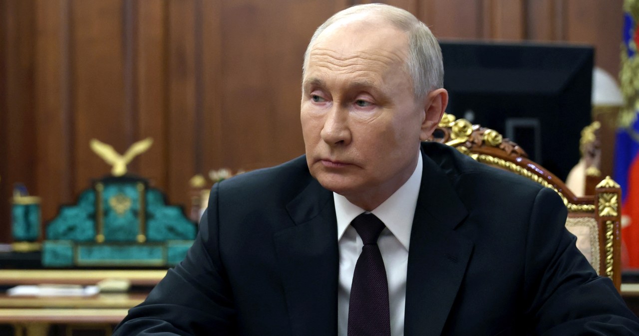 Nowy wymiar obsesji. Władimir Putin ma swoje "piranie" /MIKHAIL KLIMENTYEV / POOL /AFP