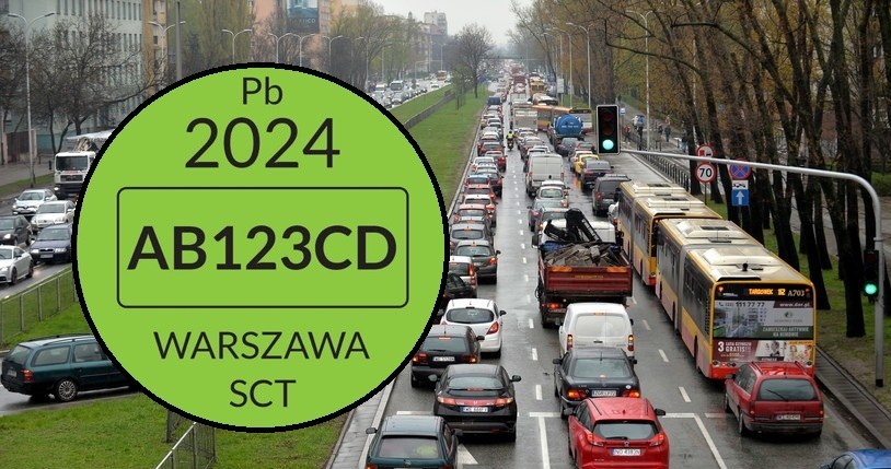 Nowy wzór naklejki SCT. Będzie obowiązywać już od 1 lipca /Marcin Obara /PAP