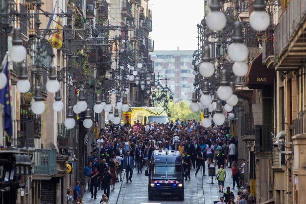 Nożownik wkroczył na komisariat kilka dni po pierwszej rocznicy zamachów w Barcelonie /ALEJANDRO GARCIA  /PAP/EPA