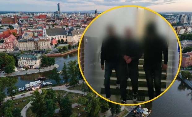 Nożownik wtargnął na pokład statku we Wrocławiu. Przerażeni ludzie uciekali 