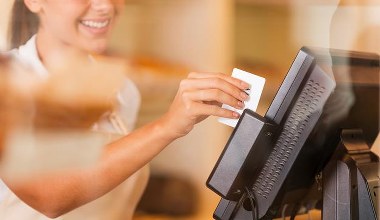 NSA uchylił interpretację fiskusa - przedsiębiorca może ponownie odliczyć wydatek na zakup kasy fiskalnej