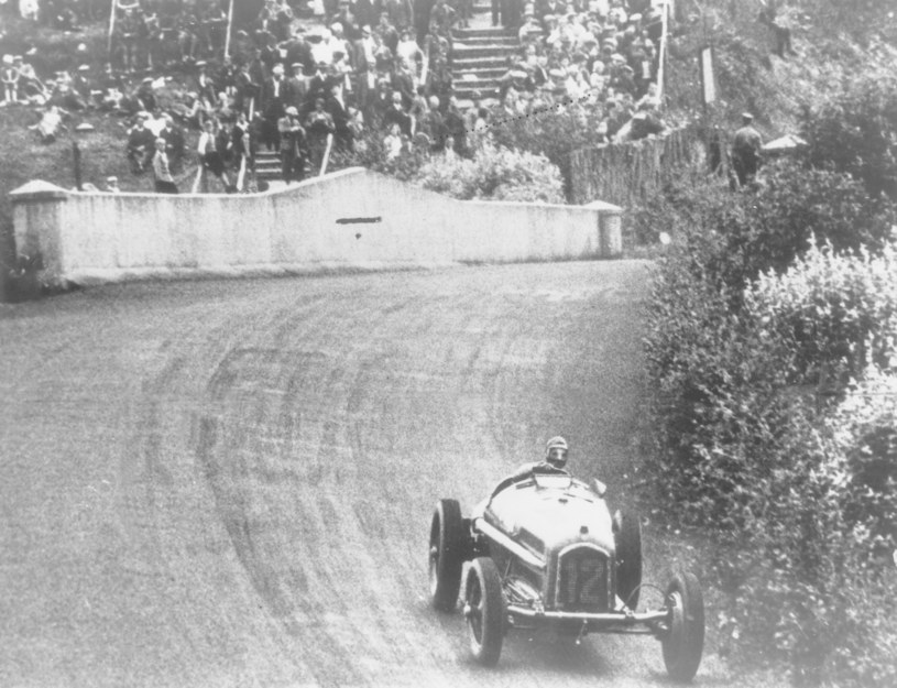 Nuvolari w czasie Grand Prix Niemiec. Włoch przełamał pasmo zwycięstw niemieckich kierowców /Getty Images