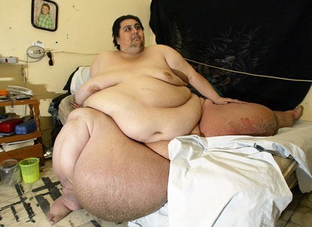 Nz.: najgrubszy na świecie Manuel Uribe zanim schudł... 200 kg. Styczeń 2006 /AFP