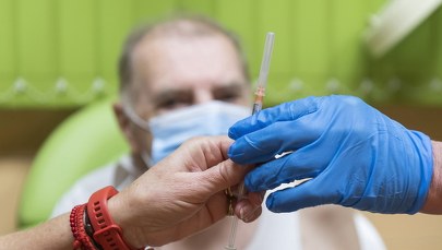 O czym powinna pamiętać osoba, która ma dostać drugą dawkę szczepionki przeciw Covid-19?