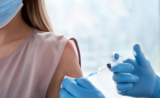 ​O ile brak szczepienia przeciwko Covid-19 zwiększa ryzyko hospitalizacji? Znamy wyniki badań