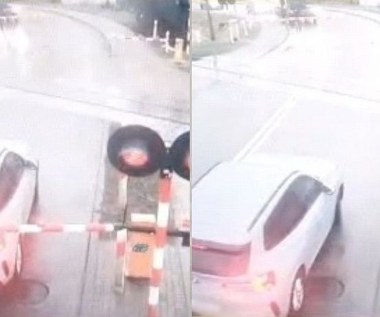 O krok od tragedii na przejeździe kolejowym. Kierująca bmw uszkodziła rogatkę  