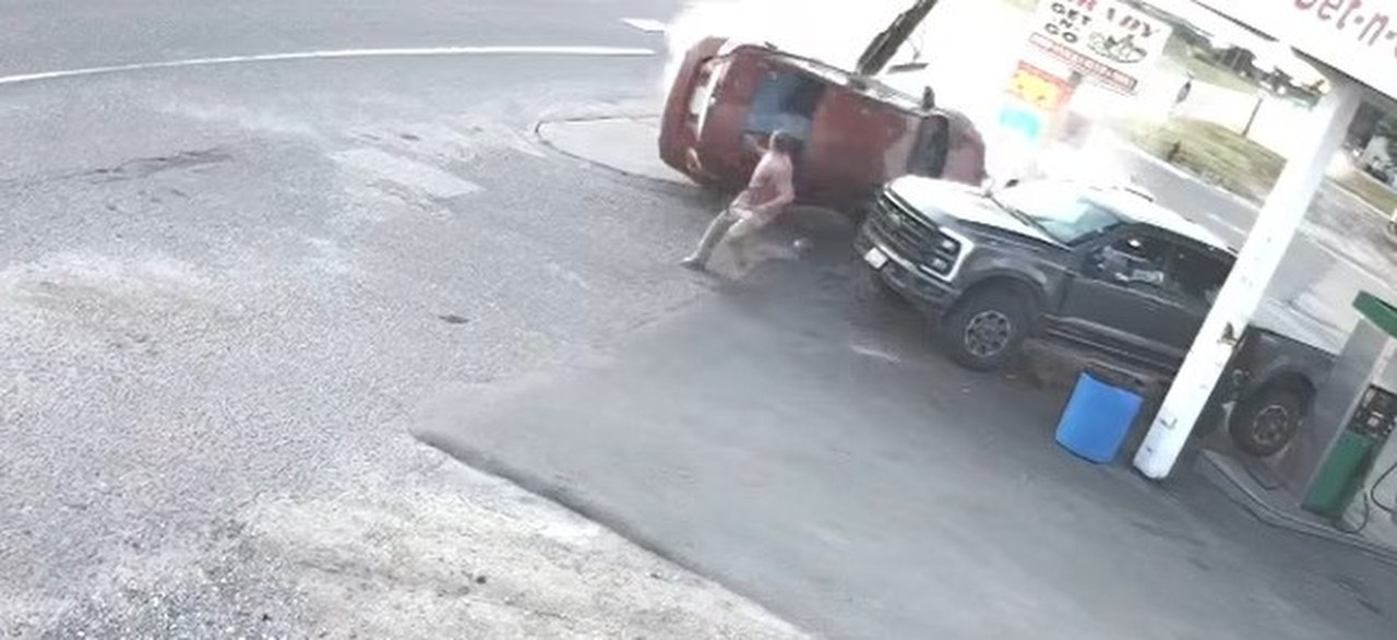 O krok od tragedii na stacji benzynowej. Groźną sytuację nagrały kamery