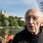 ​O. Leon Knabit w reklamach. Zakonnicy protestują