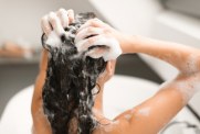 O mały włos - jakie błędy popełniasz podczas pielęgnacji skóry głowy?