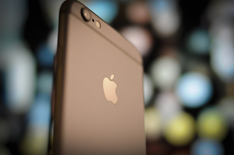 O planowane postarzanie produktów oskarżano m.in. firmę Apple za sprawą nagłego spadku wydajności baterii w iPhone 6S /NurPhoto /Getty Images