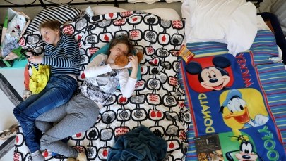 O pomoc proszą Agatę Kornhauser-Dudę. Kolejny dzień protestu w Sejmie