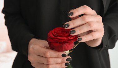 O takie paznokcie proszą teraz wszystkie panie. Najlepszy manicure na 1 listopada