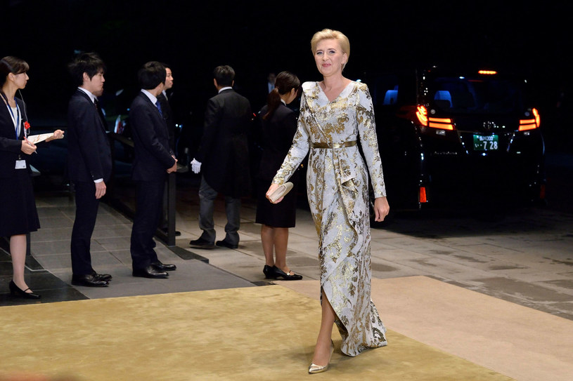 O tej sukience projektu Eli Piorun było głośno. Agata Kornhauser-Duda zachwyciła w październiku 2019 roku podczas uroczystości intronizacji cesarza Japonii w Tokio /DAVID MAREUIL/AFP /East News