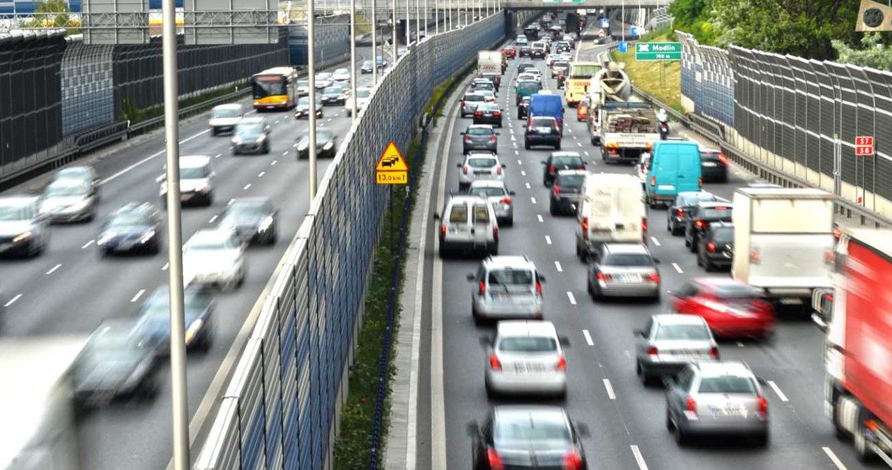 O tym, czy od 1 lipca będziemy jeździć autostradami za darmo, zdecyduje teraz prezydent /123RF/PICSEL