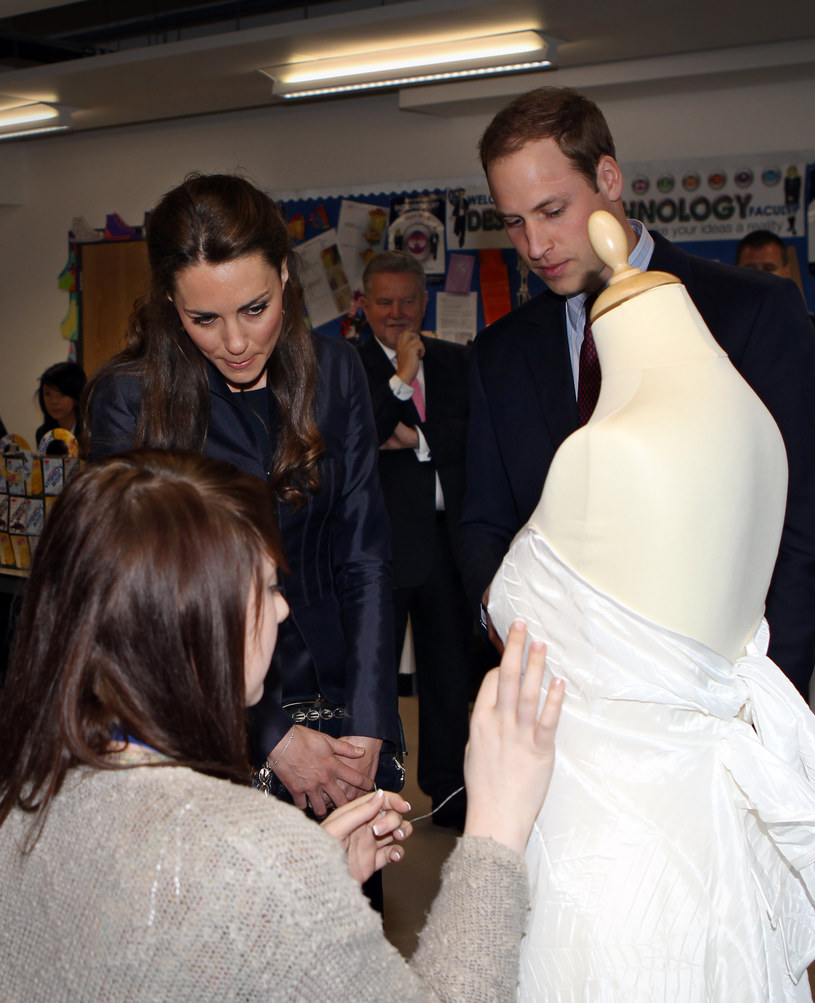 O tym, jak będzie wyglądąła suknia ślubna Kate, dyskutuje cały świat mody &nbsp; /Getty Images/Flash Press Media