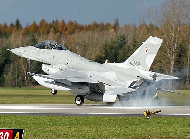 O udziale w libijskiej operacji F-16 zapomnijmy.../fot. Wojciech Traczyk /East News