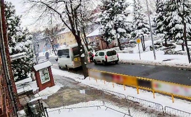 O włos od tragedii na przejściu dla pieszych. 11-latek uniknął potrącenia przez autobus