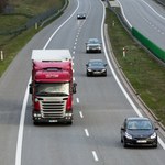 O włos od tragedii na S8. Kobieta skręciła pod prąd [NAGRANIE]