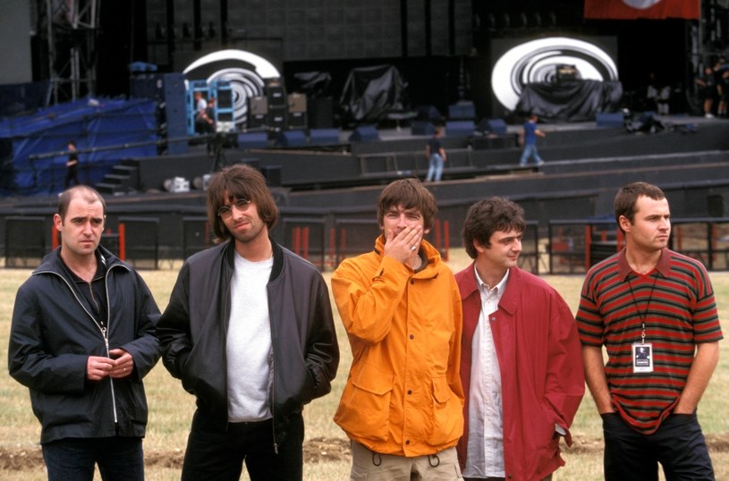 Oasis w 1996 roku. Od lewej: Paul 'Bonehead' Arthurs, Liam Gallagher, Noel Gallagher, Paul 'Guigsy' McGuigan, Alan White /Mick Hutson /Getty Images
