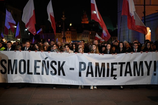 Obchody 13. rocznicy katastrofy smoleńskiej. Marsz Pamięci w Warszawie / 	Marcin Obara  /PAP