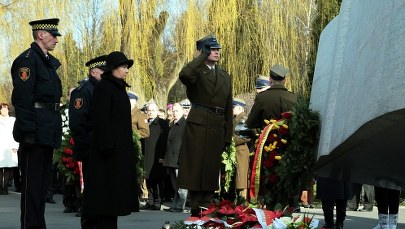 Obchody 2. rocznicy katastrofy smoleńskiej na Powązkach