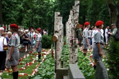 Obchody 70. rocznicy powstania przy pomniku Gloria Victis