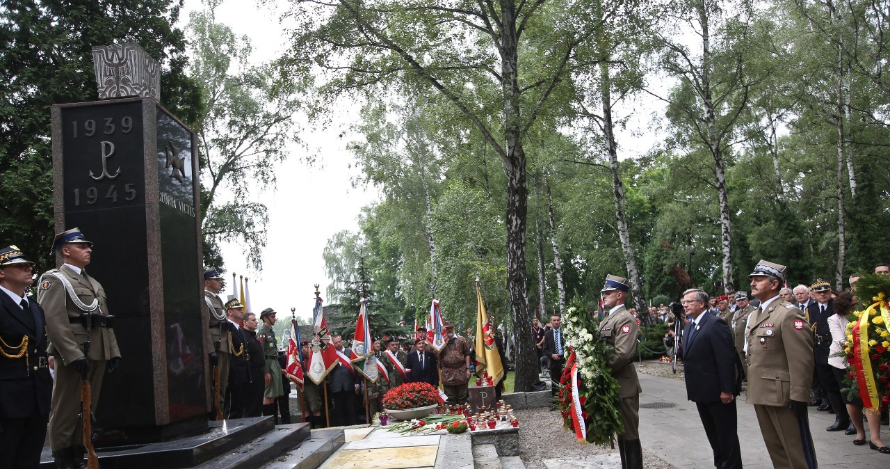 Obchody 70. rocznicy powstania przy pomniku Gloria Victis