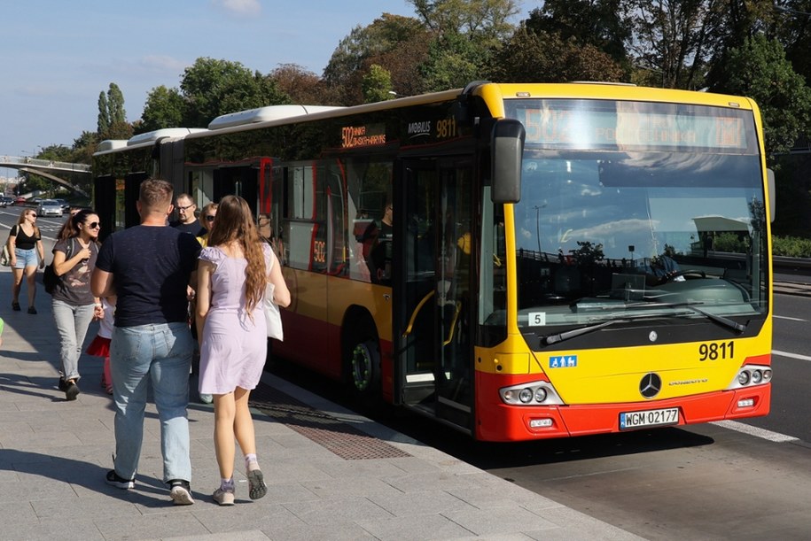 Obchody Powstania Warszawskiego 2025: Jak dojechać na uroczystości? Zmiany w komunikacji miejskiej /Paweł Supernak /PAP