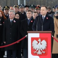 Obchody Święta Niepodległości przed Grobem Nieznanego Żołnierza w Warszawie