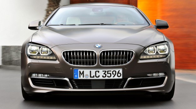 Obecna, trzecia generacja serii 6 występuje jako coupe i kabriolet (F12/F13, premiera w 2011 roku) oraz widoczny na zdjęciu, czterodrzwiowy sedan Gran Coupe (F06, debiut w 2012). /BMW