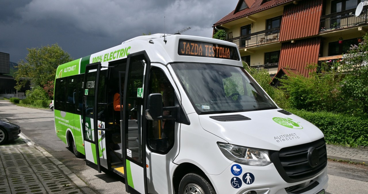 Obecnie elektryczny bus kursuje nad Morskie Oko testowo /Fot. Pawel Murzyn /East News