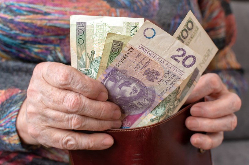 Obecnie w Polsce kwota najniższego gwarantowanego świadczenia emerytalnego wynosi 1588,44 zł brutto /123RF/PICSEL