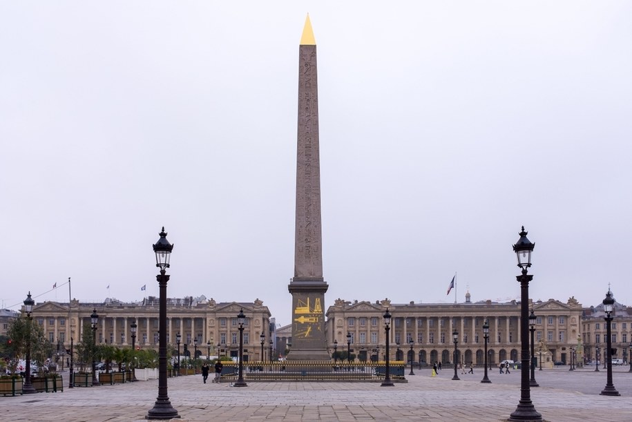 Obelisk na Place de la Concorde w Paryżu /Shutterstock