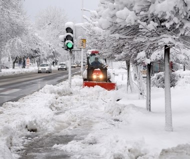 Obfite opady śniegu na Podkarpaciu. 2,1 tys. odbiorców wciąż bez prądu 