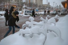 Obfite opady śniegu na Ukrainie 